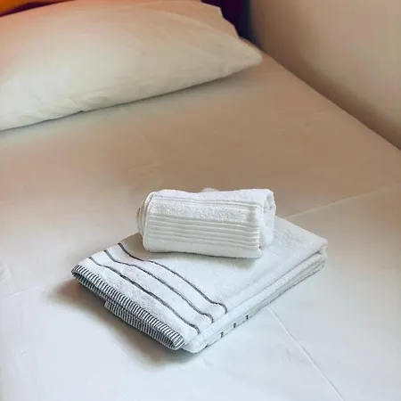 Feriehus Deja Blue House Bay Of Lalzi Gjiri Lalzit Durrës