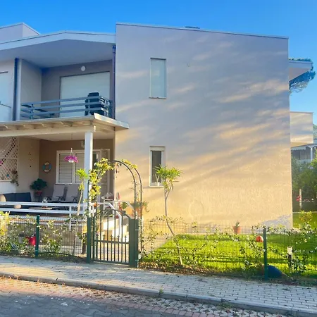 Feriehus Deja Blue House Bay Of Lalzi Gjiri Lalzit Durrës