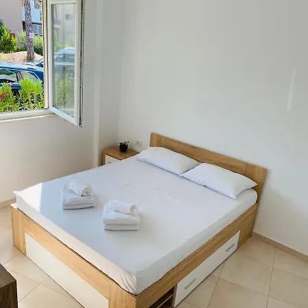 Holiday home Deja Blue House Bay Of Lalzi Gjiri Lalzit