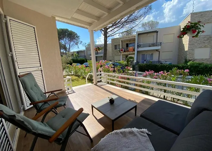 Holiday home Deja Blue House Bay Of Lalzi Gjiri Lalzit *